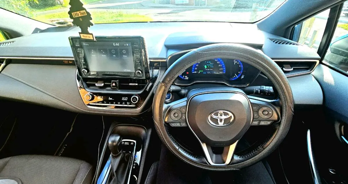 2022 Toyota Corolla Luna Hybrid Hatchback–38K km - Image 4