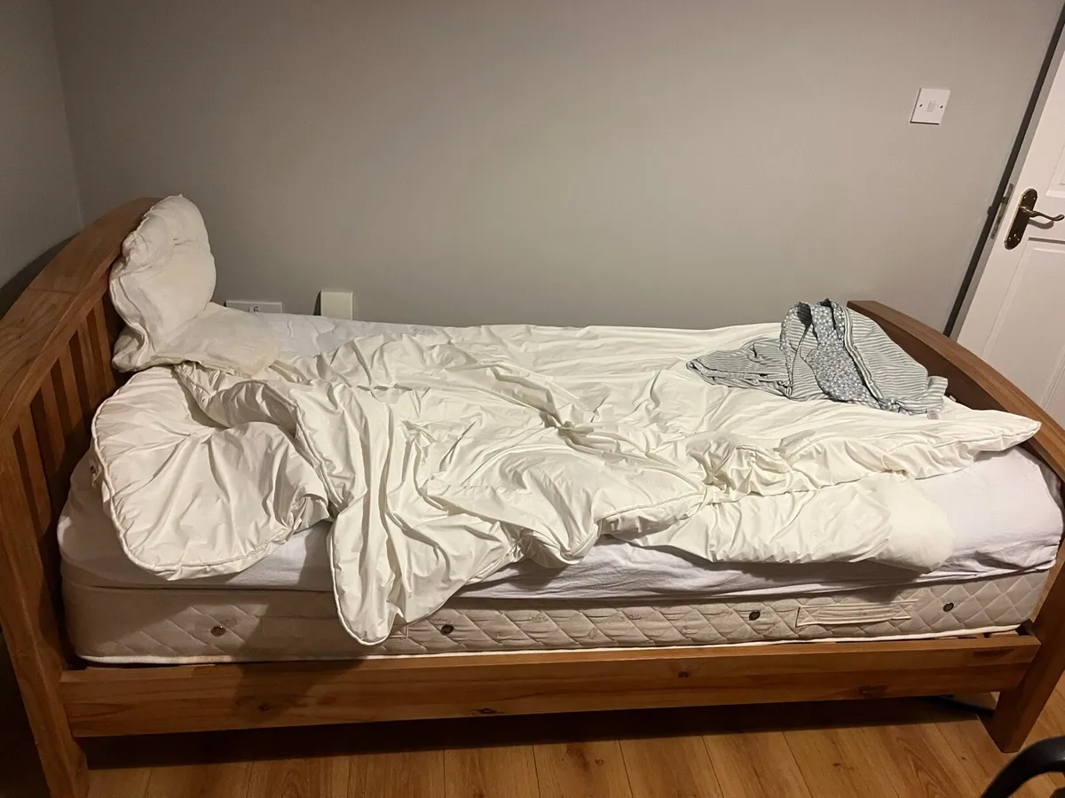 Single bed - Image 2