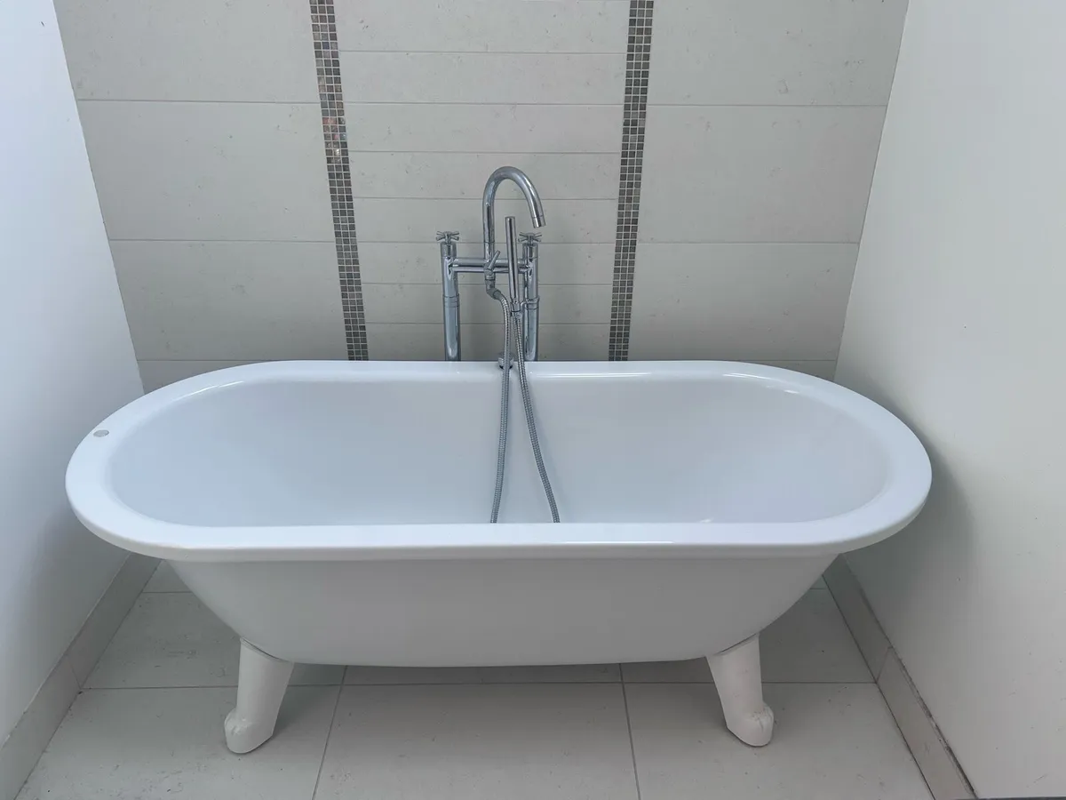 Freestanding Metal Bath - Barely Used - Image 1
