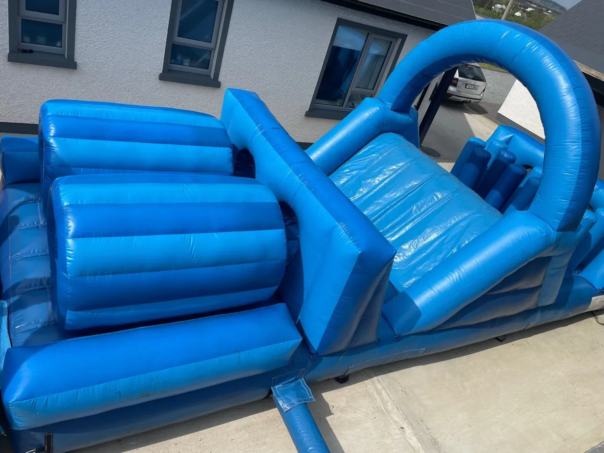 Bouncy castle - Image 1