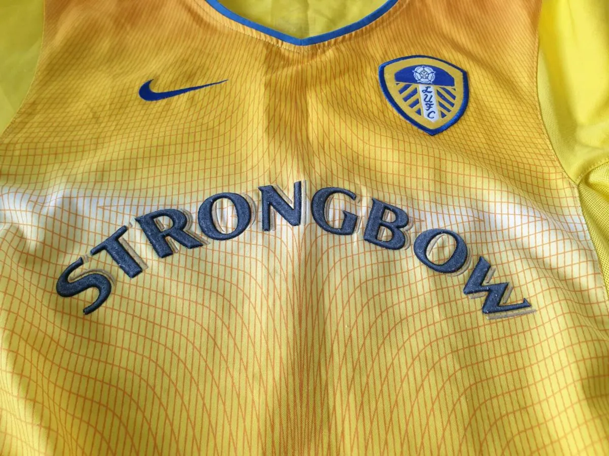 Leeds United Football Club Away Jersey 2002 2003 - Image 4