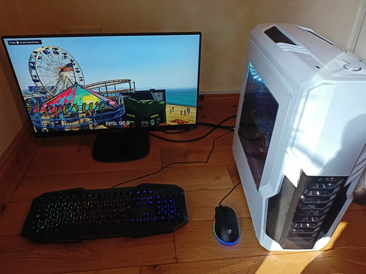 Gaming computer Ryzen 7 with monitor - Image 4