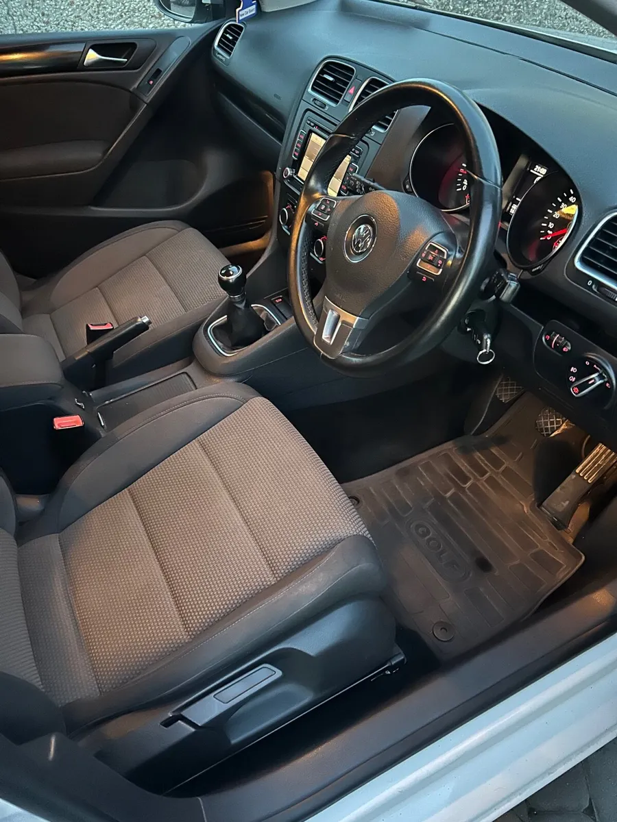 Volkswagen Golf 2012 - Image 4