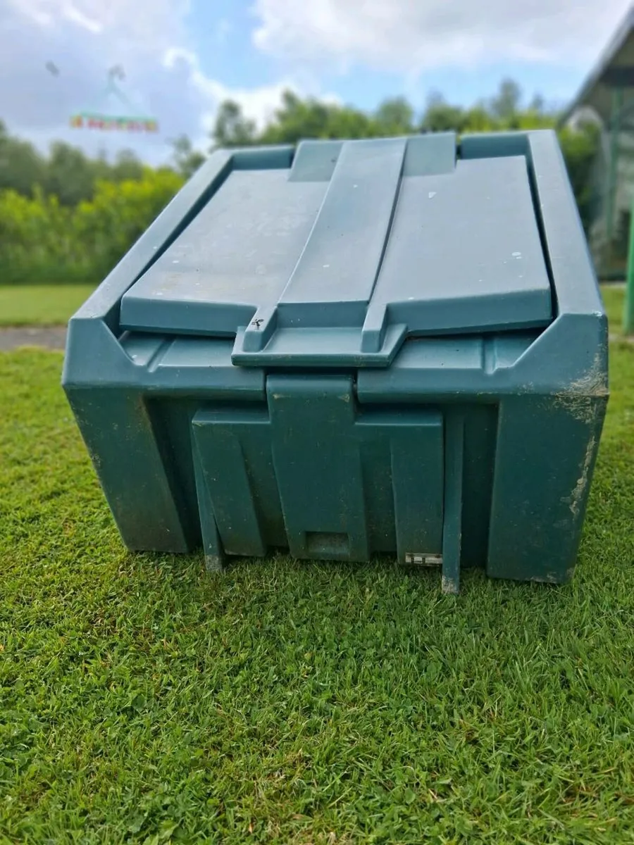 Fuel bunker