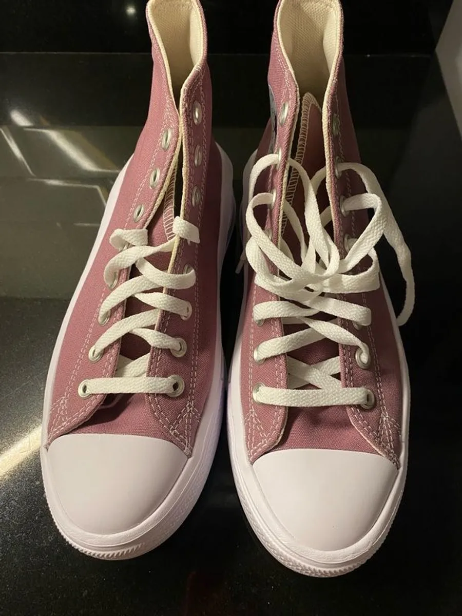 converse - Image 1