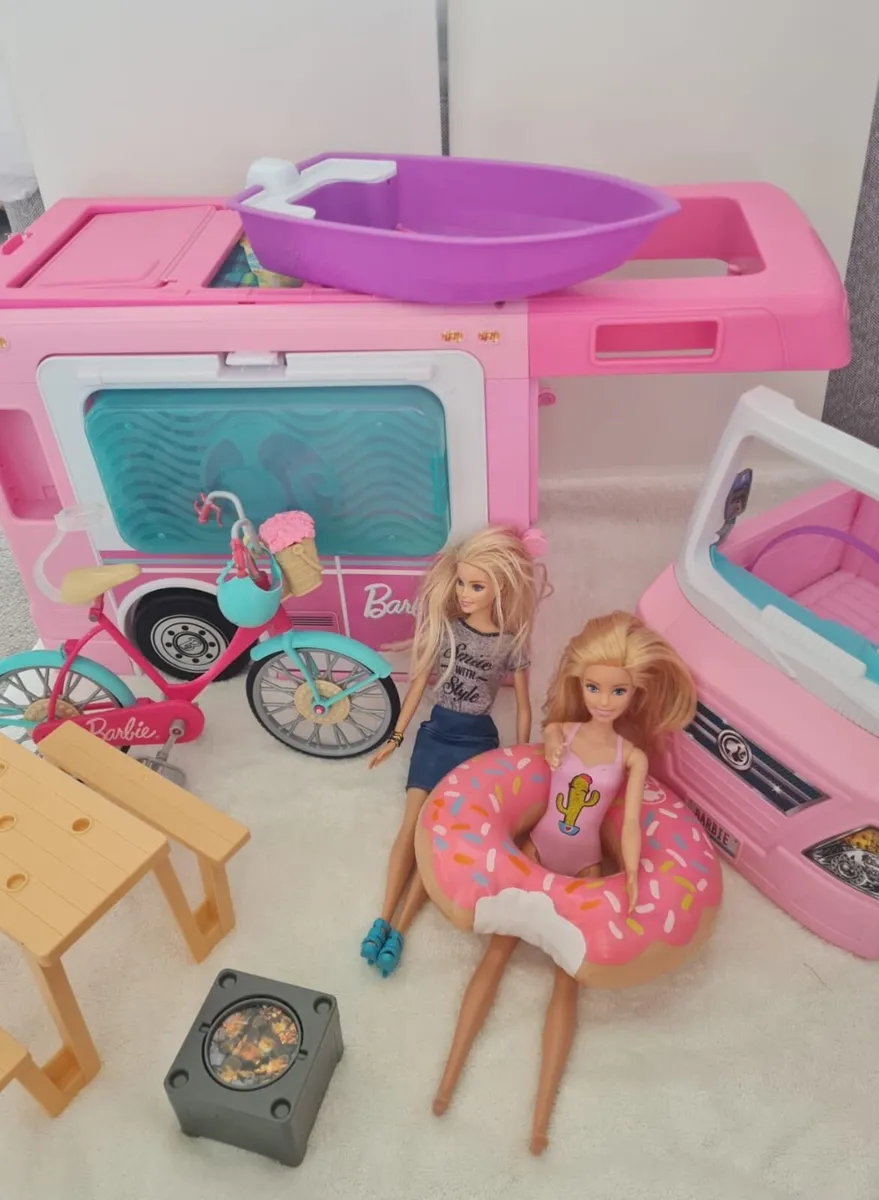 Barbie 3-in-1 camper with bicycle, dolls and acces - Image 3