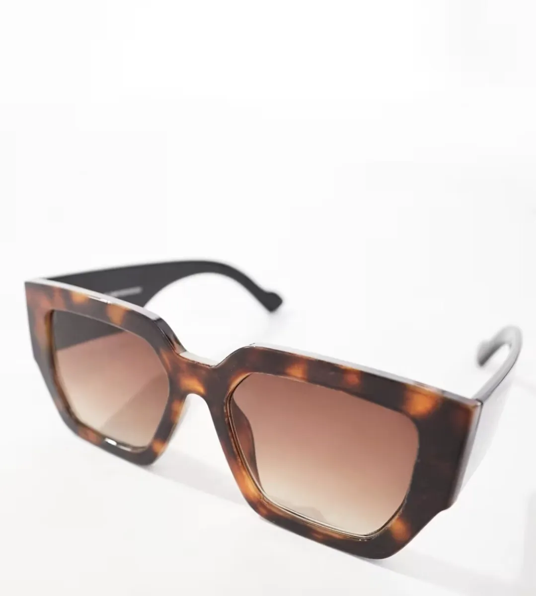 Oversized cat eye sunglasses in tortoiseshell - Image 2