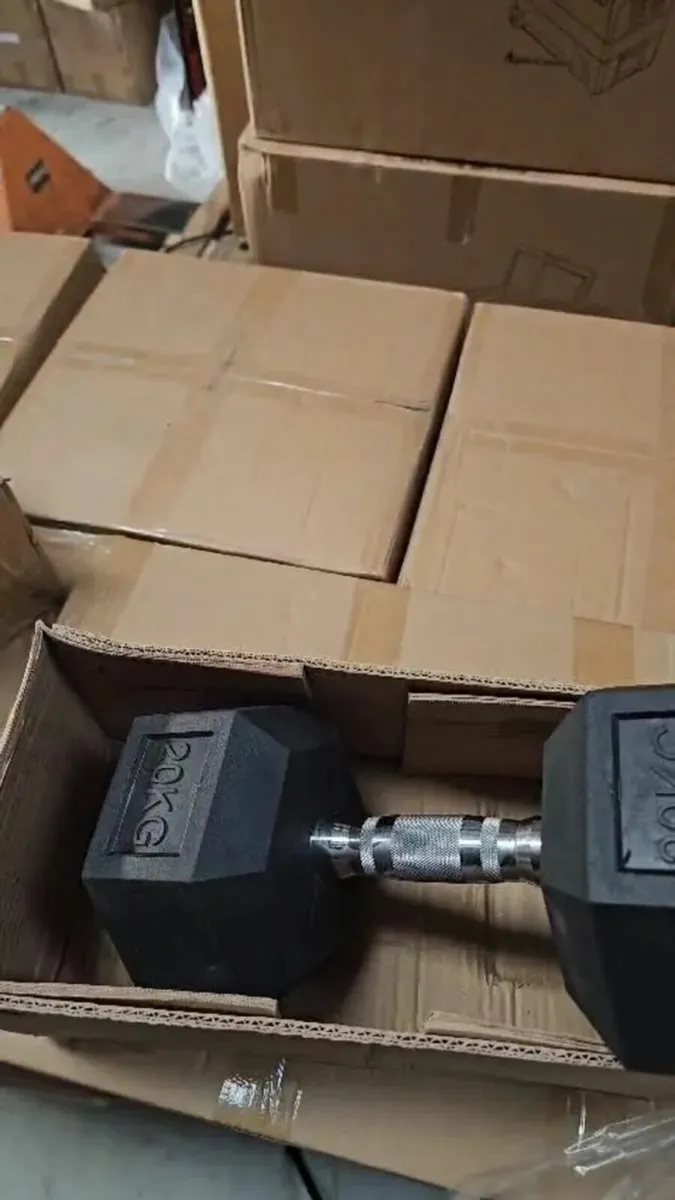 Rubber hex Dumbbells 2x20kg total 40kg brand new - Image 2