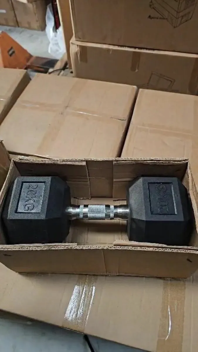 Rubber hex Dumbbells 2x20kg total 40kg brand new - Image 3