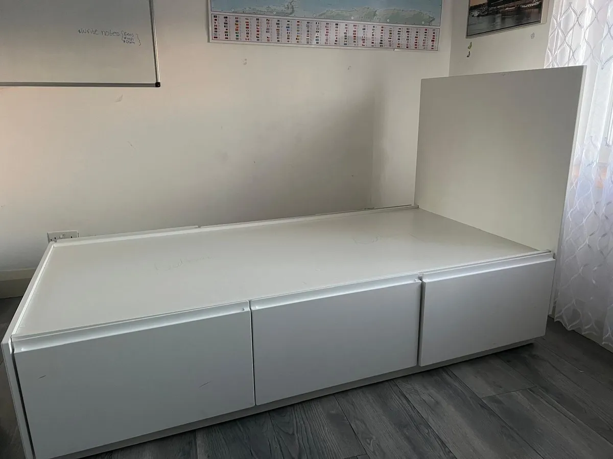 Bed - Image 3