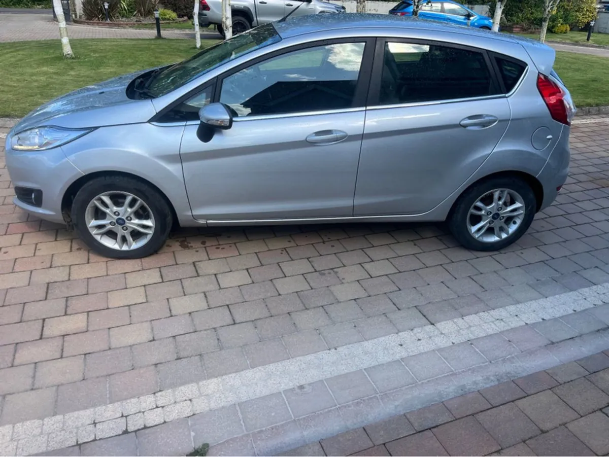 Ford Fiesta Zetec - Image 4