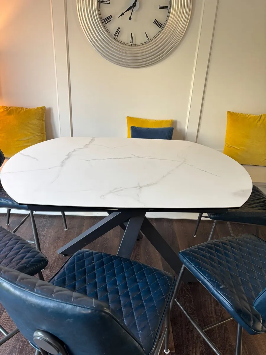 Dining table - Image 3