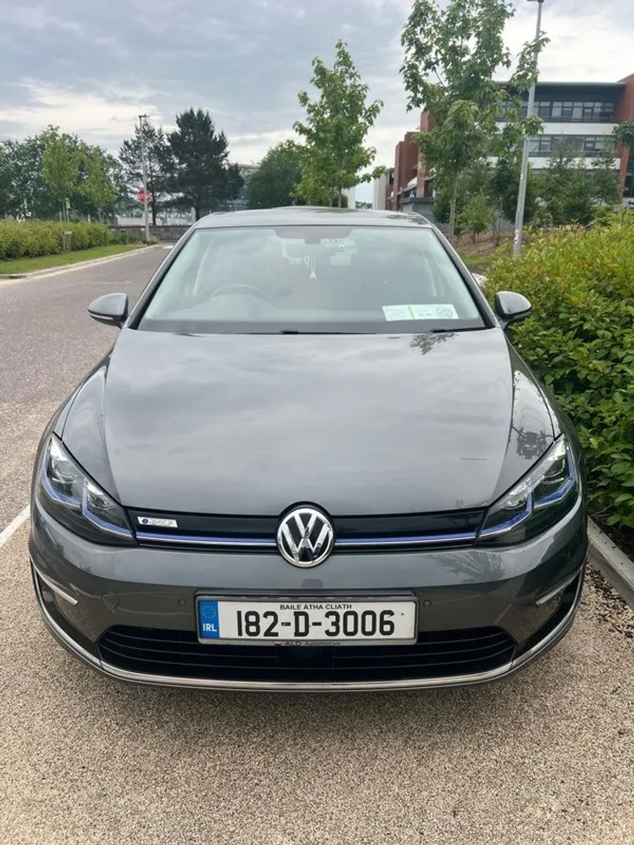 2018 Volkswagen E Golf - Image 1