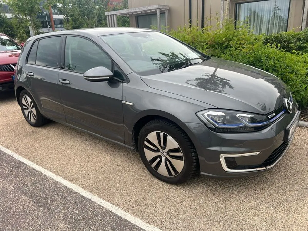 2018 Volkswagen E Golf - Image 2