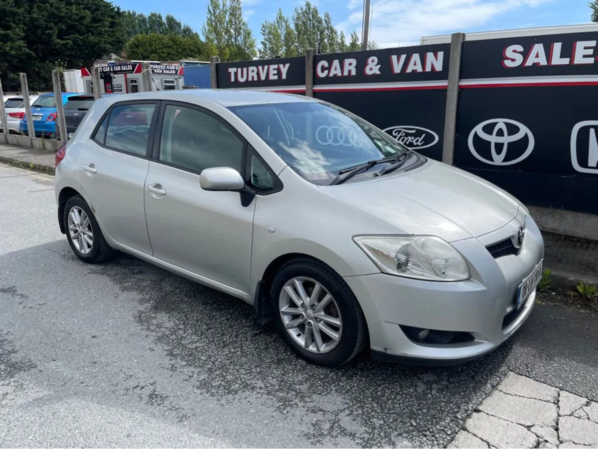 Toyota Auris D-4d TR 5DR 1.4 - Image 2