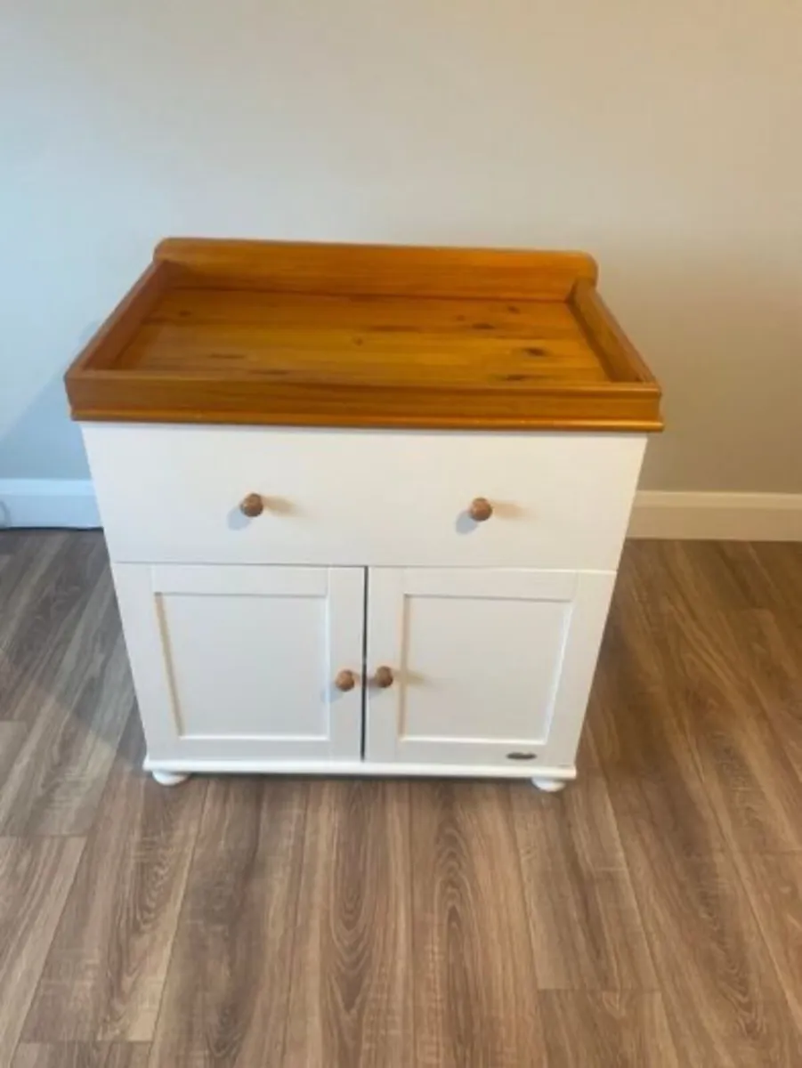 Baby changing unit - Image 1