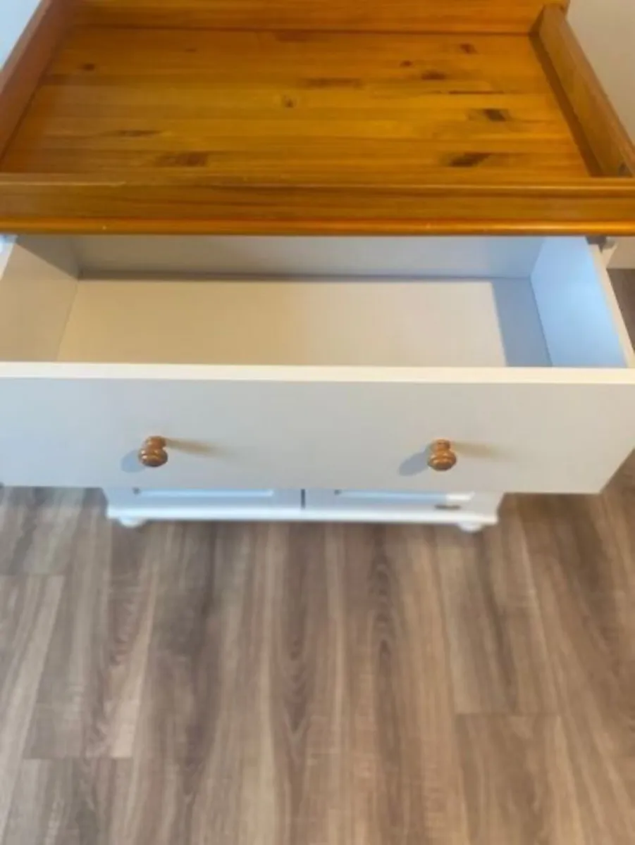 Baby changing unit - Image 2