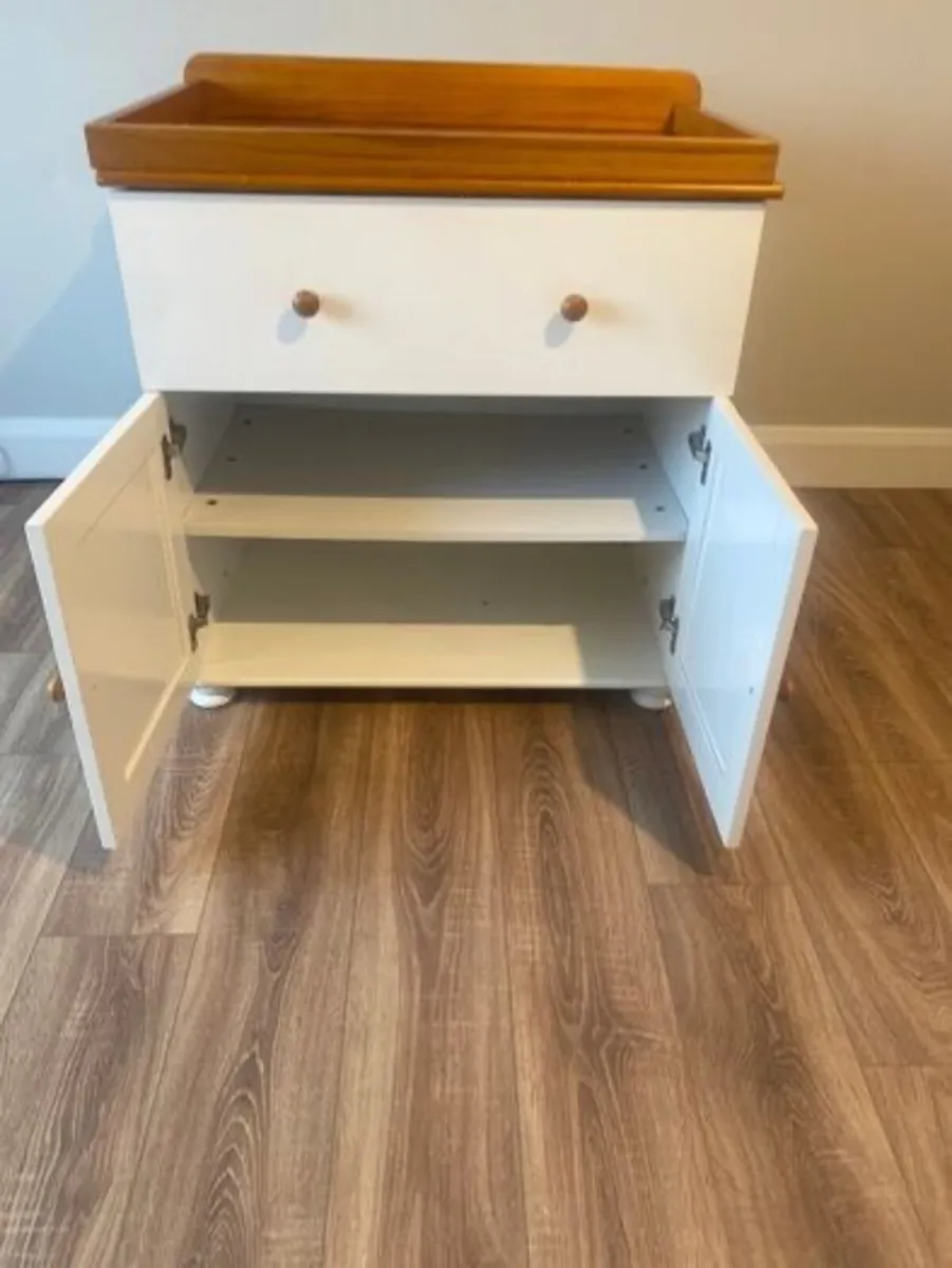 Baby changing unit - Image 3