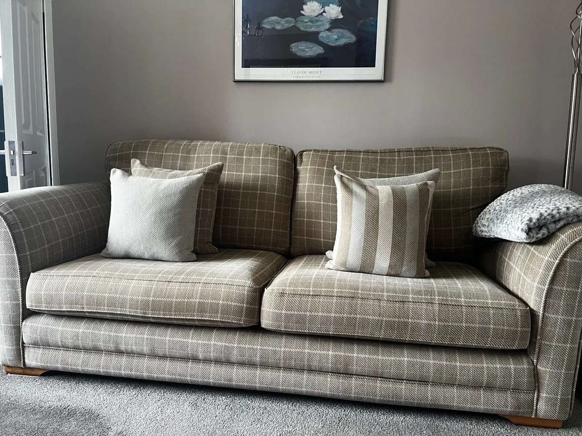 Couches - Image 4