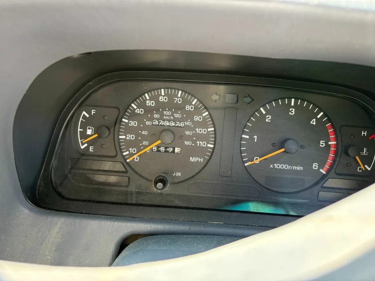 Toyota Land Cruiser 1999 - Image 2