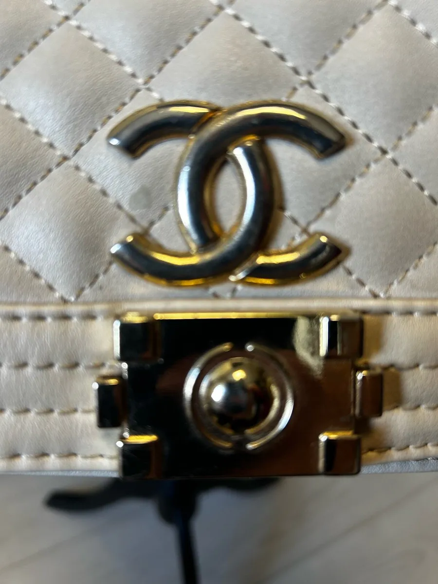 Designer Shoulder Bag Chanel - Image 2
