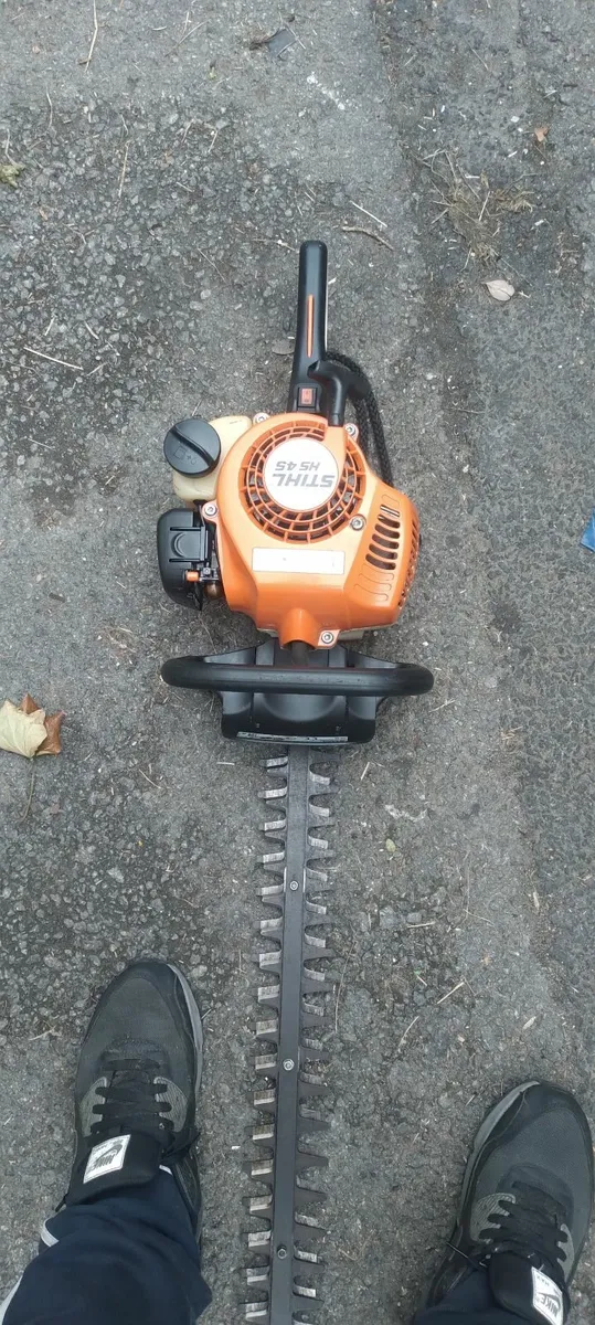 Stihl sh 45 hedge strummers running well 2011 - Image 1