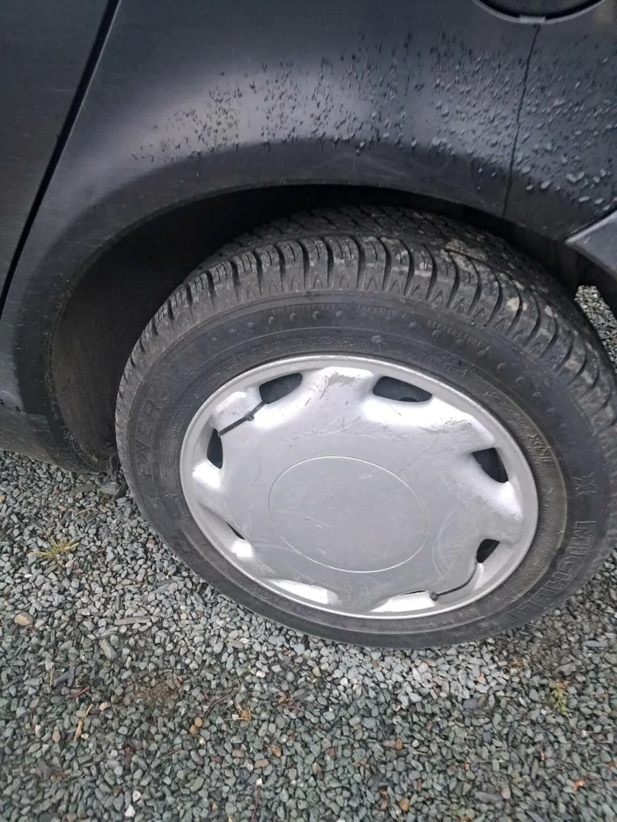 Car - Image 4