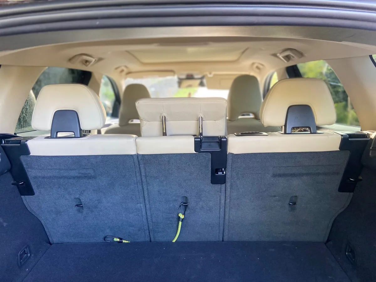 2017 Volvo XC60 D4 – HighSpec with Pan Sunroof - Image 4
