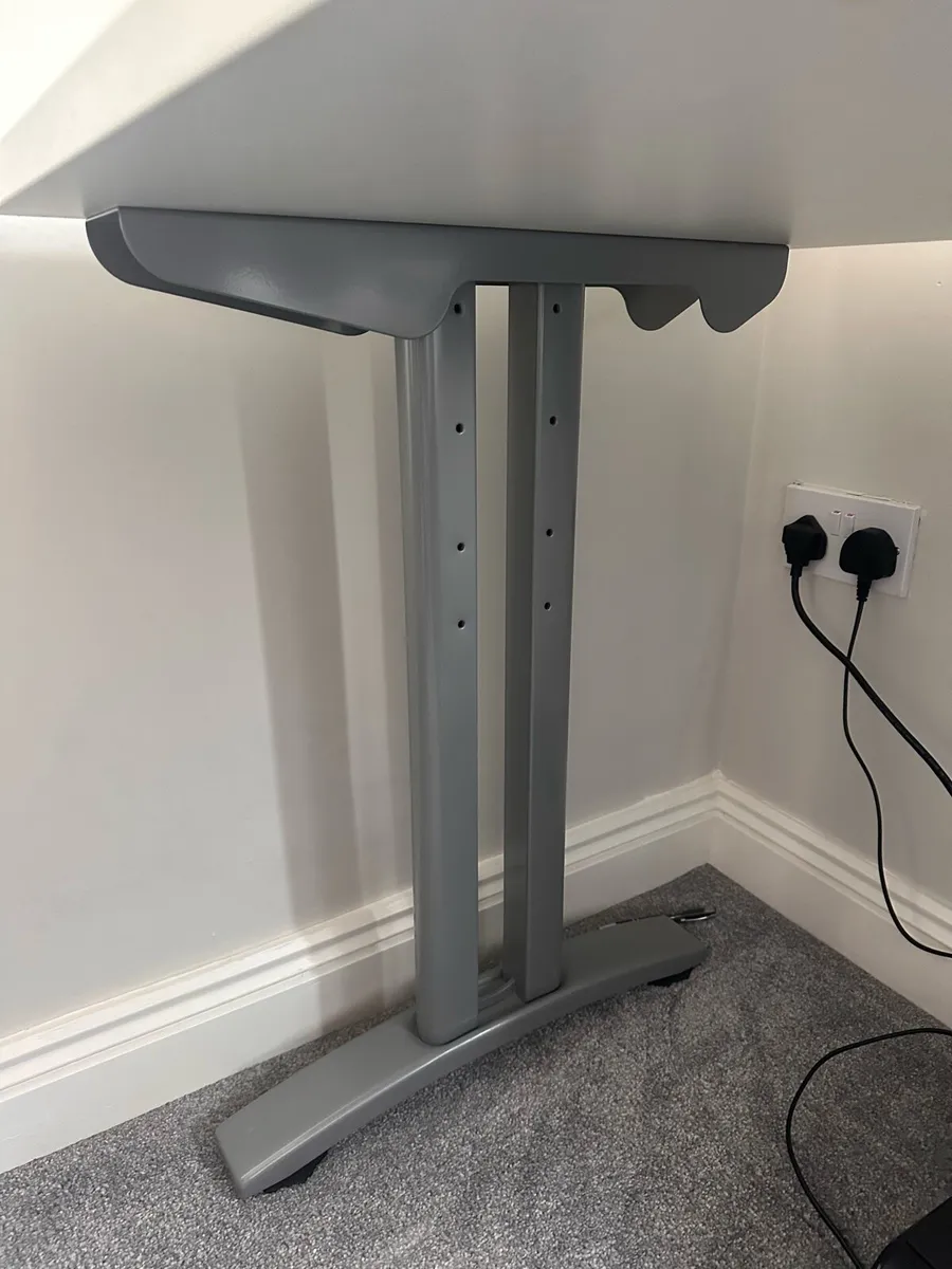 FREE: Home Office / study table - Image 3