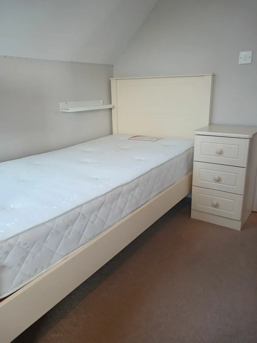 Single bed x 2 & bedside locker x 2 - Image 2