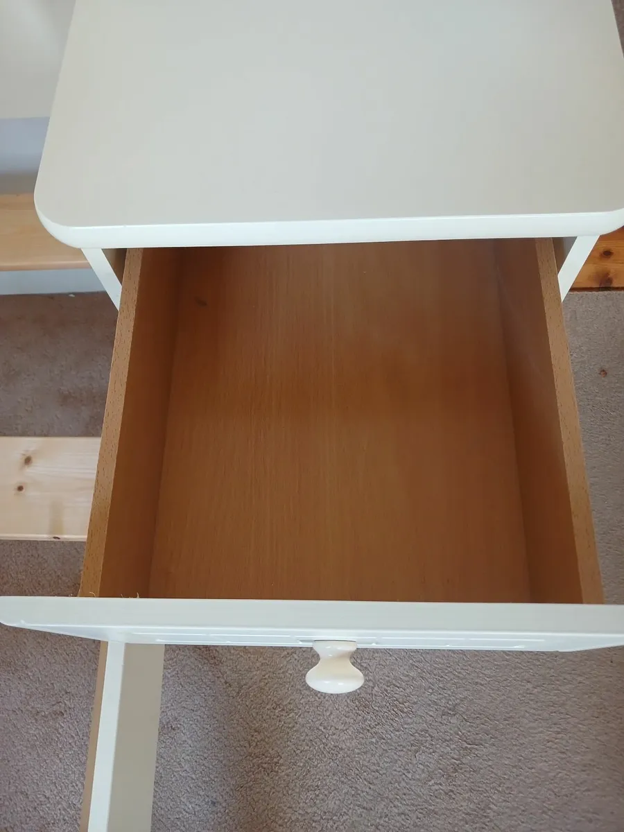 Single bed x 2 & bedside locker x 2 - Image 4