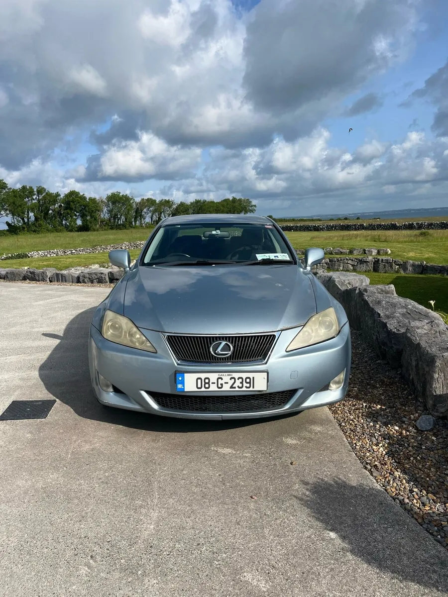 08 Lexus IS 220d - Image 2
