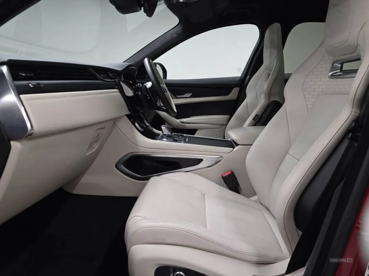 Jaguar F- PACE 2.0 D200 R-dynamic HSE Black 5dr A - Image 3
