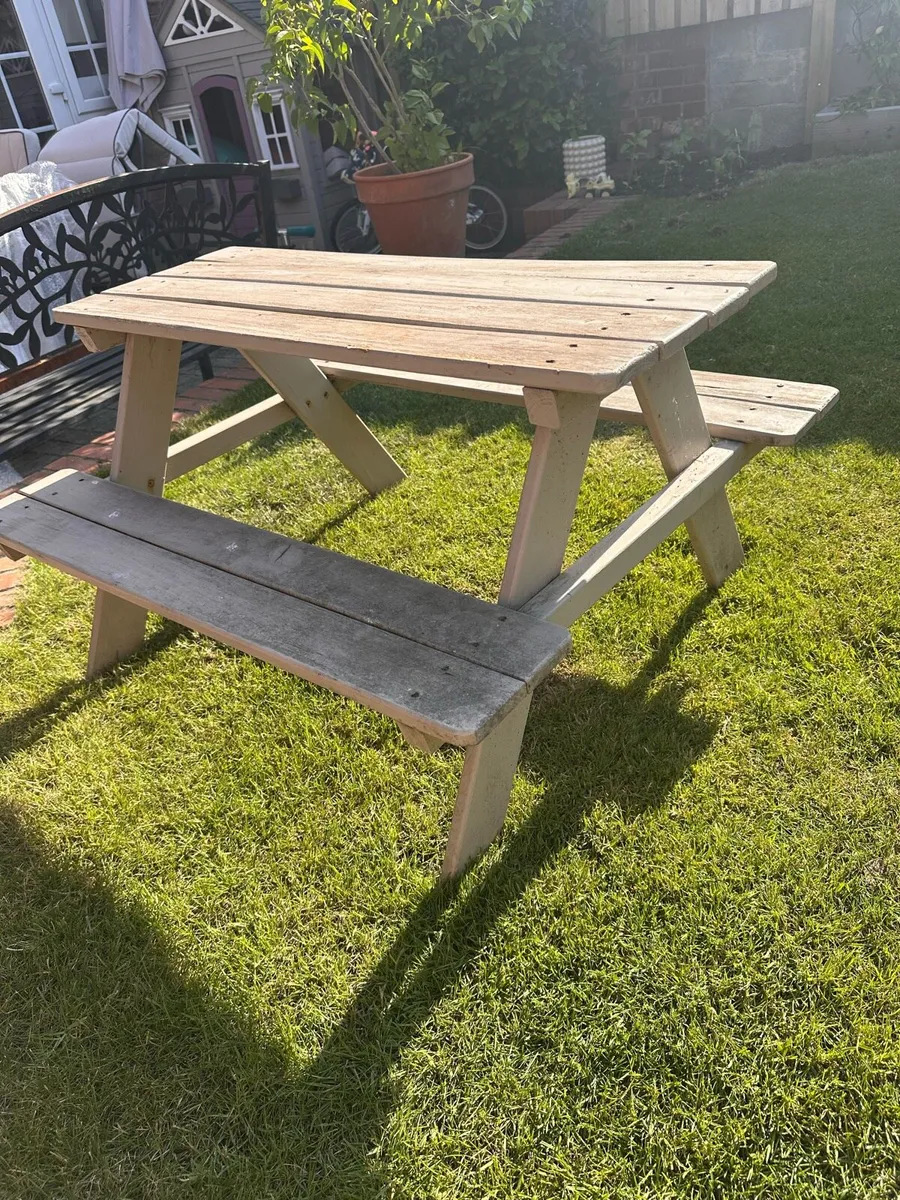 FREE Kids Garden Bench - Image 1