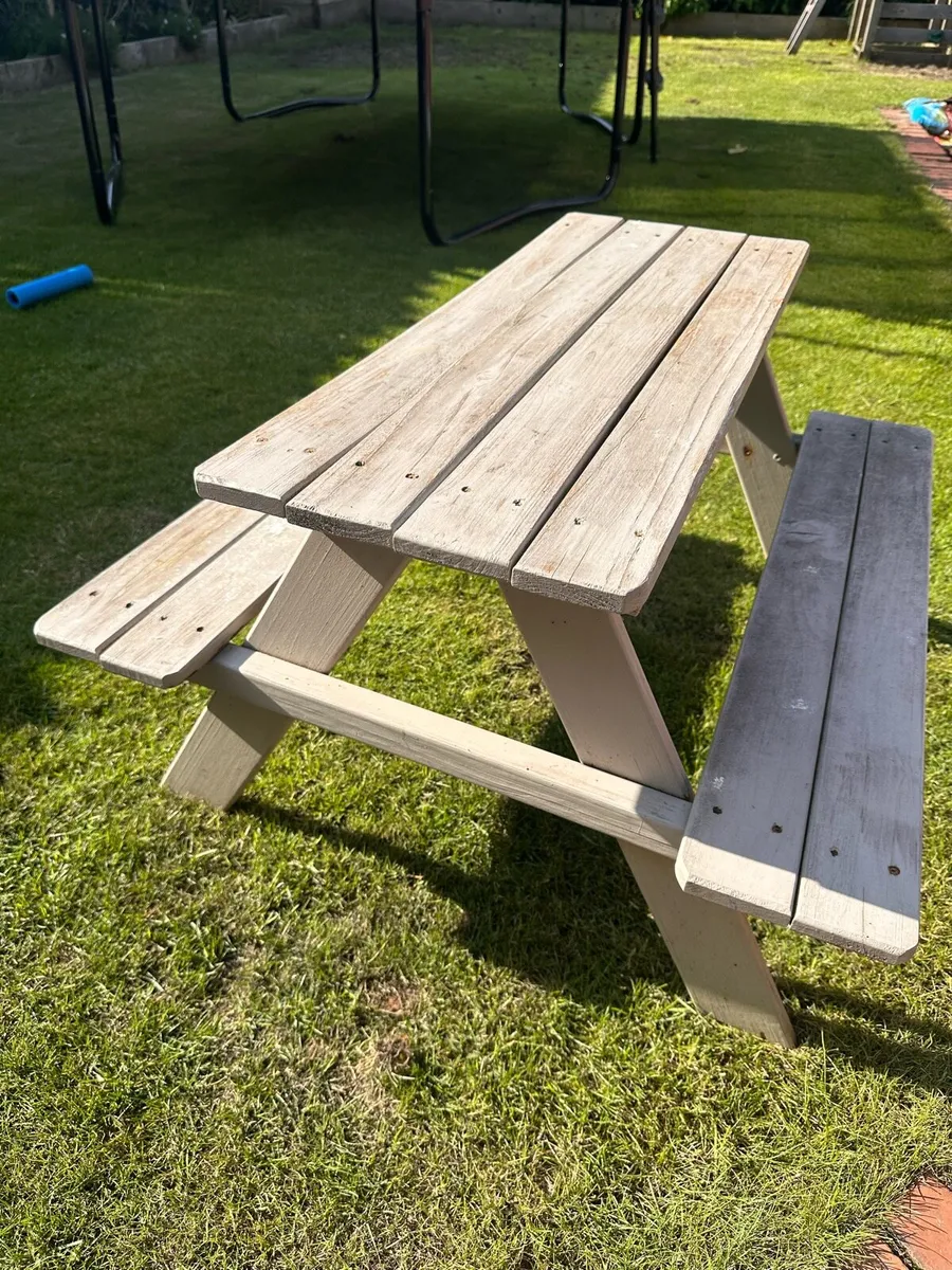 FREE Kids Garden Bench - Image 3