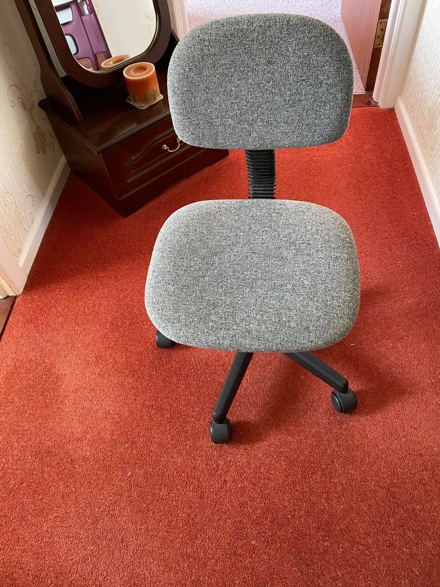 Desk chair - Image 2