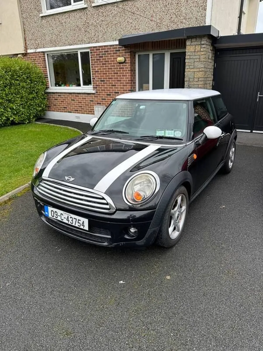2009 MINI Cooper - Image 1