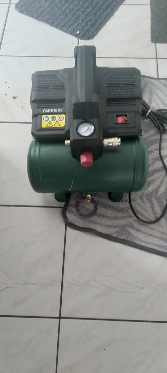 New air compressor new in the box never used - Image 1