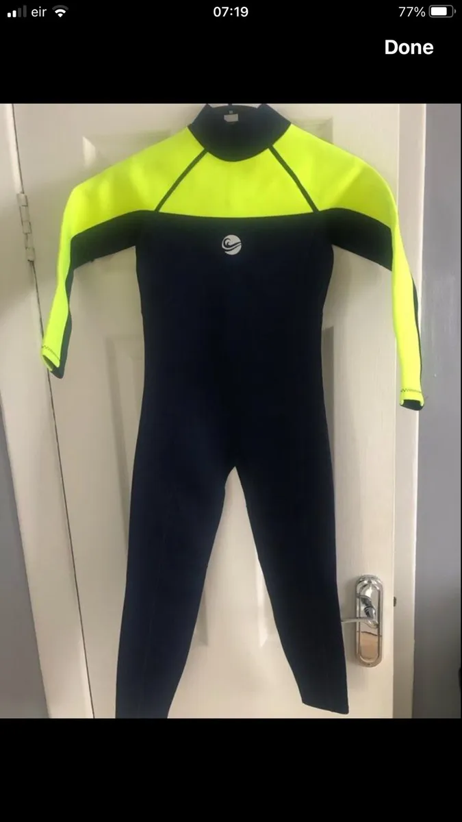 Boys new wetsuit age 9/10 €10 - Image 4