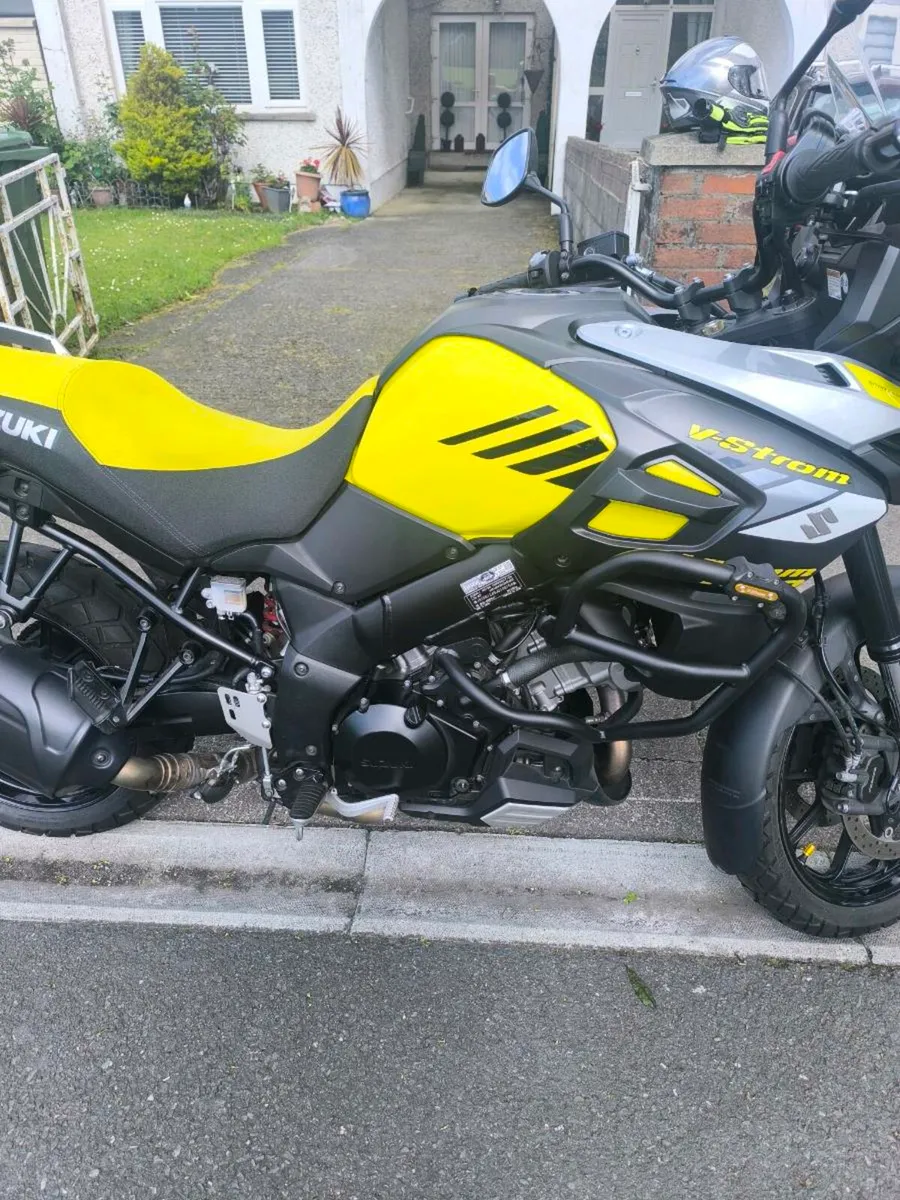 2017 Suzuki vstrom 1000 - Image 2