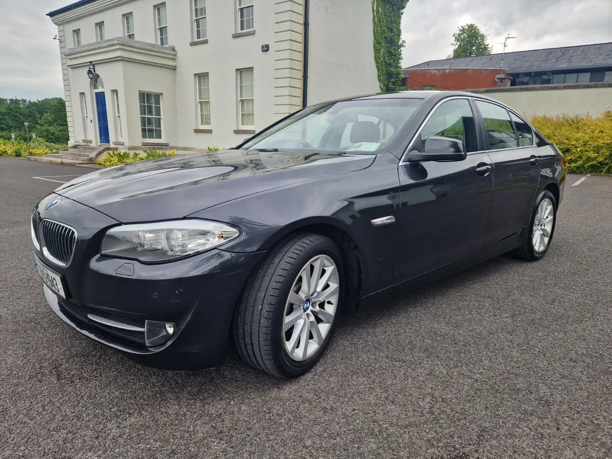 BMW 520 SPORT,AUTO VERY LOW KMS - Image 3