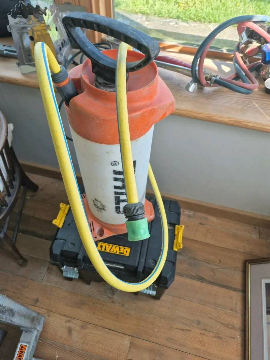 Still 10 litre compressor water bottle - Image 1