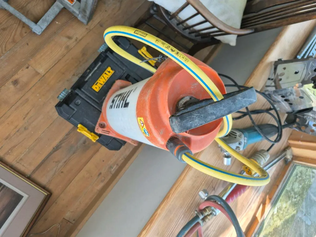 Still 10 litre compressor water bottle - Image 2