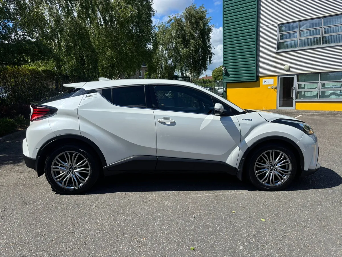 Toyota C-HR 1.8 Hybrid Sol - Image 3