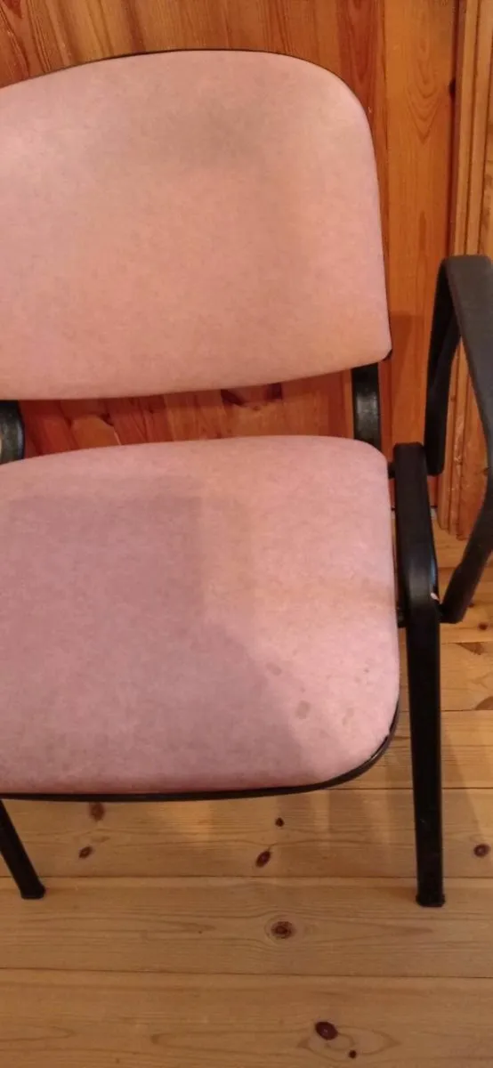 Pink office Chair, sturdy and clean - Image 2