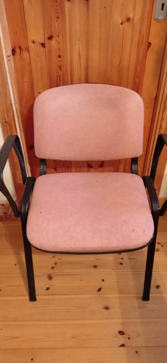 Pink office Chair, sturdy and clean - Image 1
