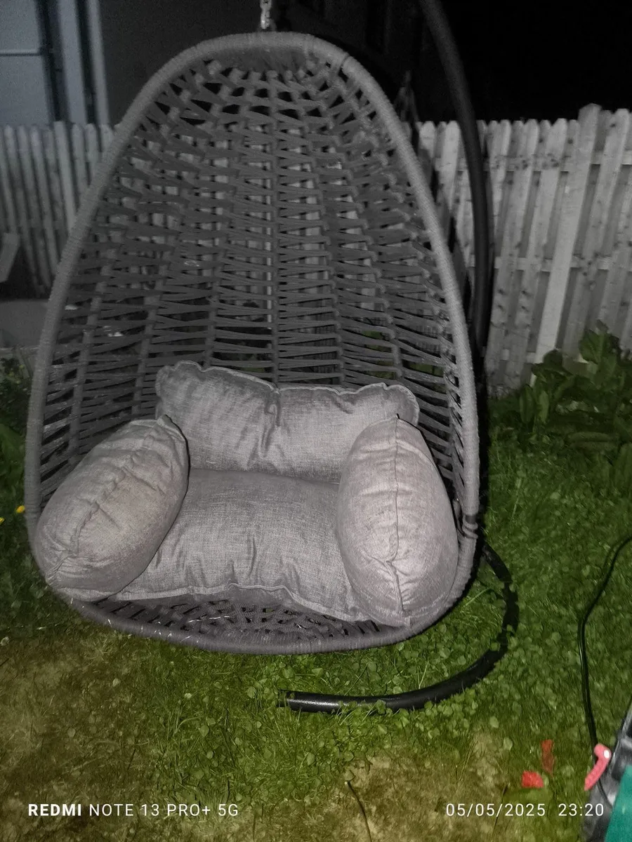 Egg chair