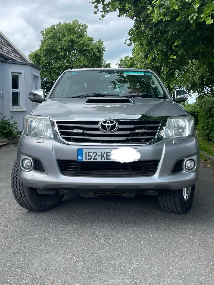 Toyota Hilux Invincible 2015 - Image 2