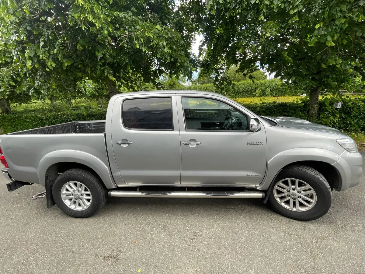 Toyota Hilux Invincible 2015 - Image 1