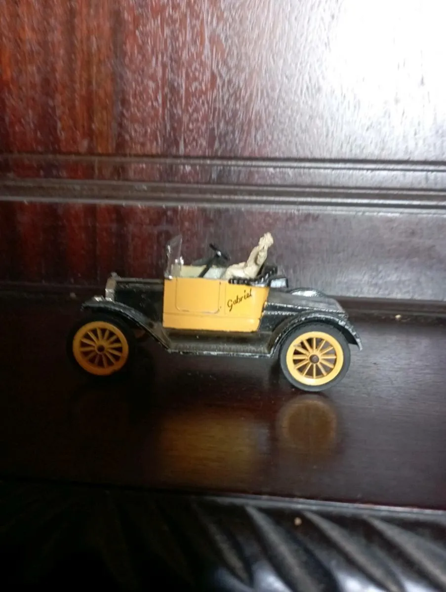 VINTAGE DINKT 102 GABRIEL FORD  MODLE T DIE-CAST - Image 1